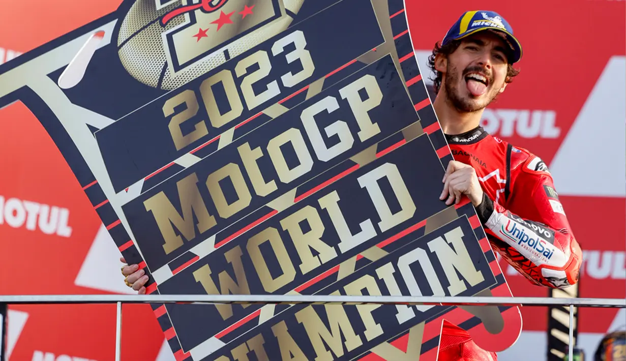 Situasi ini membuat pembalap Spanyol itu panik. Dia kembali membuat blunder dan menabrak Marc Marquez yang menjalani balapan terakhir bersama Repsol Honda di Tikungan 4 putaran keenam. (AP Photo/Alberto Saiz)