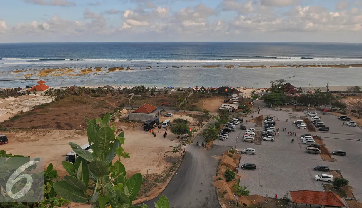 Pantai Pandawa terletak di Desa Kutuh, Kabupaten Badung. Wisatawan mancanegara menyebutnya dengan nama Secret Beach. Sedangkan masyarakat lokal menyebutnya dengan nama Pantai Kutuh, Bali, Jumat (28/8/2015). (Liputan6.com/Herman Zakharia)
