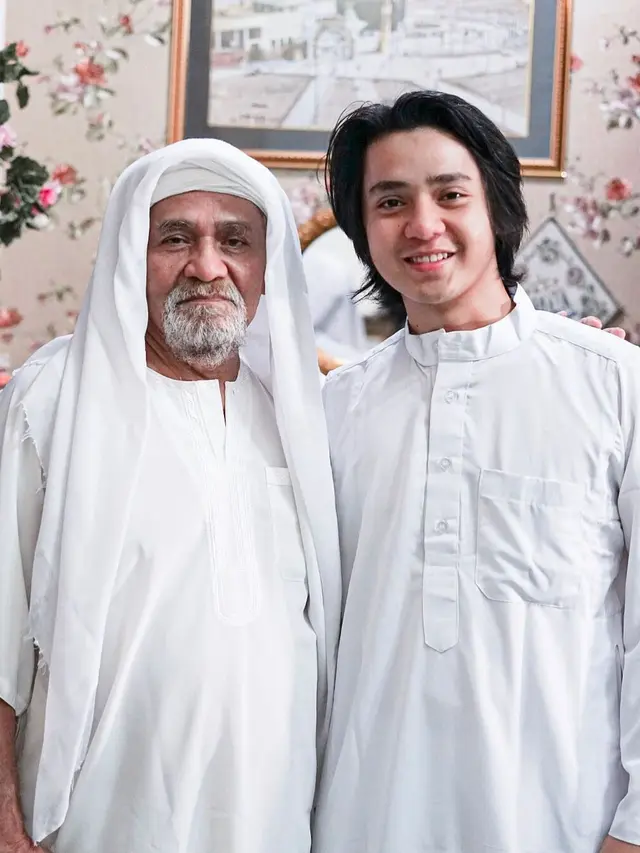 Ayahanda Meninggal Dunia, Ini 6 Potret Kenangan Arbani Yasiz Bersama Mendiang