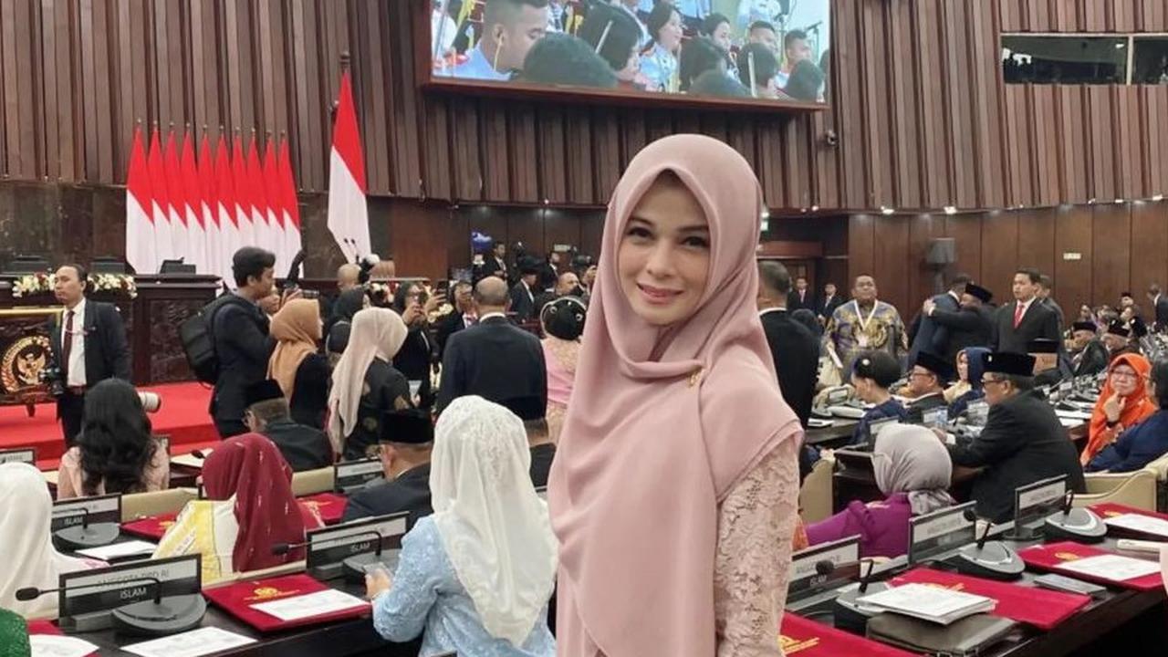 Pernah Dapat Julukan Ratu Sinetron, Ini 7 Potret Cantik Jihan Fahira yang Kini Jadi Anggota DPR