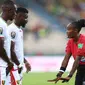 Salima Mukansanga, wasit wanita pertama yang memimpin pertandingan Piala Afrika (Kenzo Tribouillard / AFP)