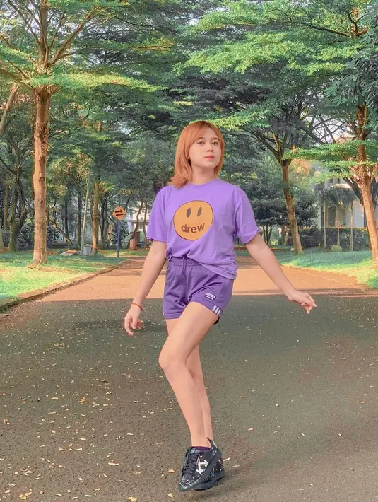 “Kaya 'aku udah males, kapan ya istirahat, kapan ya libur panjang, kapan ya ini bisa rebahan seharian gitu', ini lagi dikabulin kan," tambahnya. (Instagram/brisiajodie96)