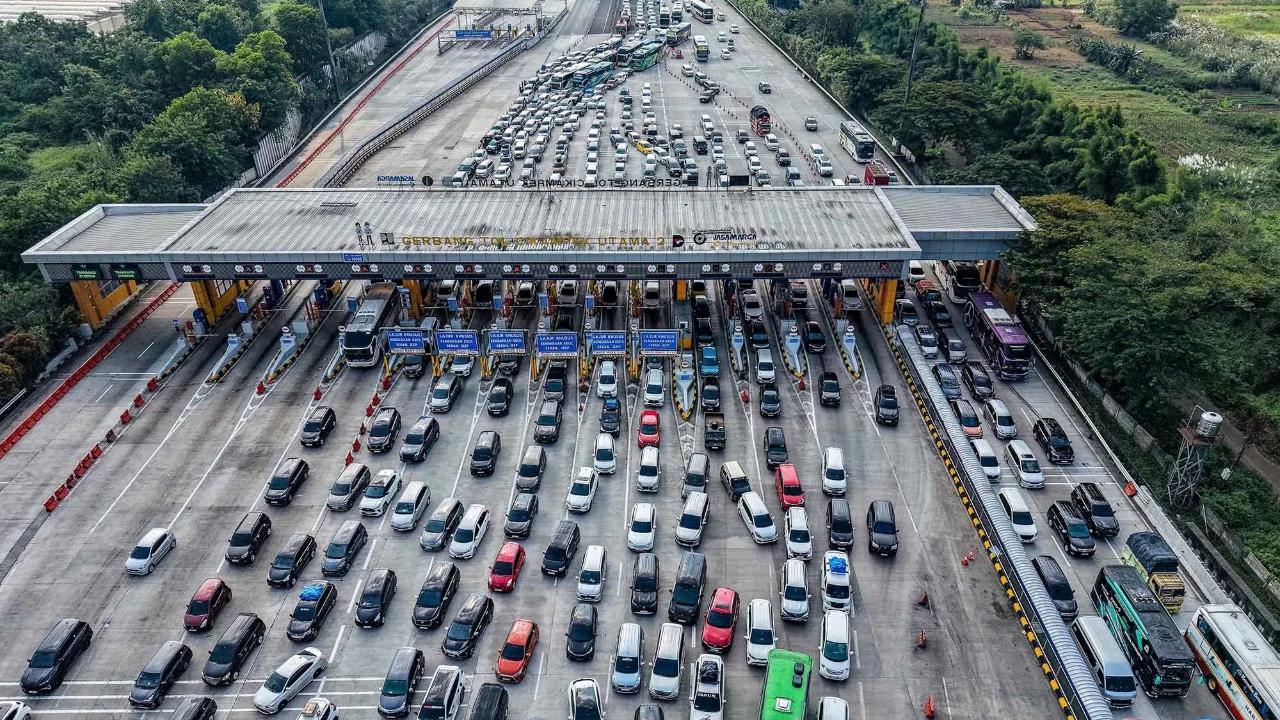 Libur Long Weekend Paskah, Jasa Marga Catat 111.461 Kendaraan Melintas di Tol Trans Jawa