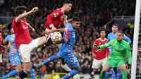 Liga Champions: Nutupin Pergerakan Cristiano Ronaldo Kena Gigi, Harry Maguire Banjir Hujatan