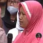 Jemaah Gus Iqdam bernama Bu Yeti diberi modal usaha oleh Gus Iqdam (TikTok)