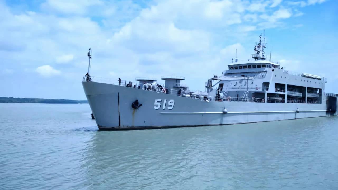 TNI AL Siagakan Ratusan Prajurit dan Kapal Perang Kawal Kelancaran Arus Balik di Pelabuhan Ketapang