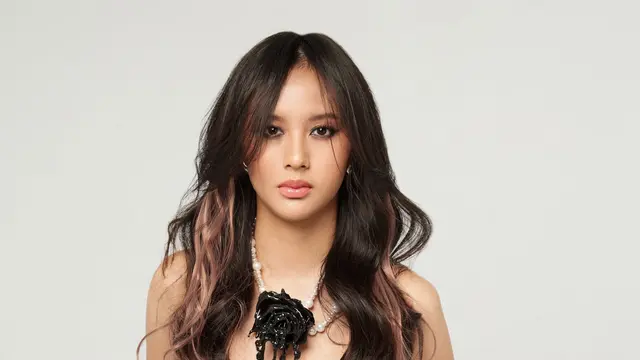 Dinda Ghania Buka Babak Baru, Rilis MV Half of Me hingga Tampil Memukau di LaLaLa Festival