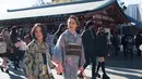 Ibu dan anak yang sama-sama punya paras menawan ini mendapat banyak sekali pujian dari netizen. Mereka begitu memesona mengenakan baju tradisional Jepang. (Liputan6.com/IG/@bclsinclair)