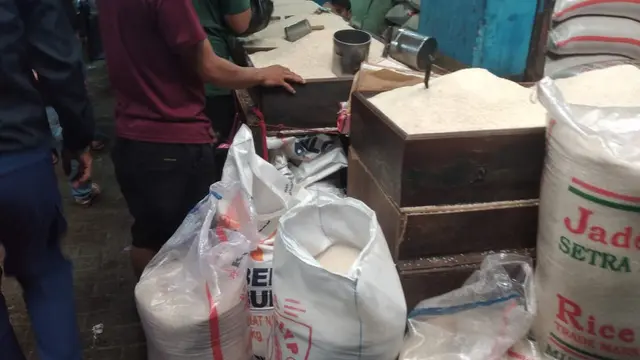 Perdagangan Beras di Pasar Kutabumi, Kabupaten Tangerang, Banten