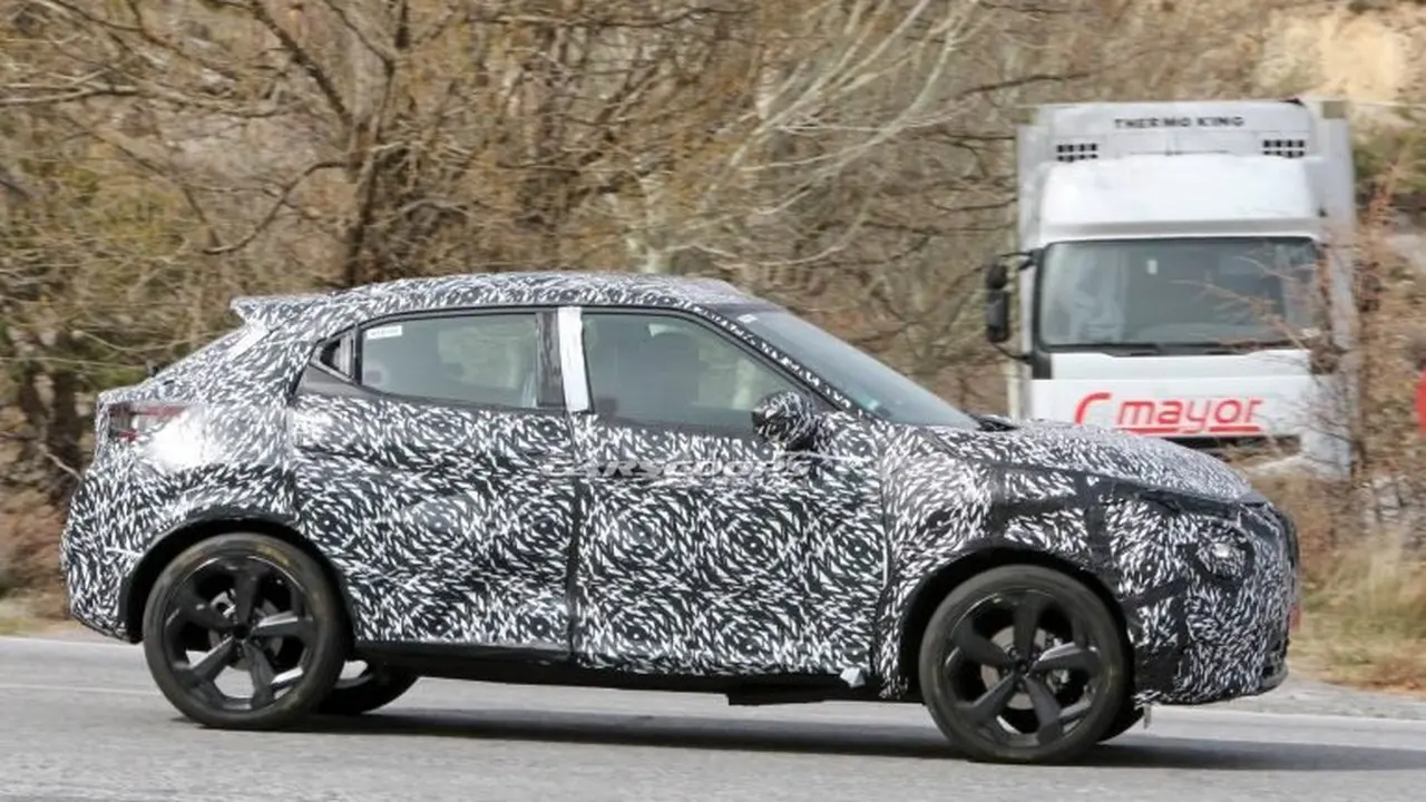 Nissan Juke terbaru sedang uji jalan
