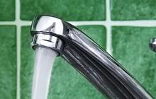 Hanya Bermodal Botol Plastik Bekas, Air Kran Mengalir Deras & Semburan Tambah Kencang