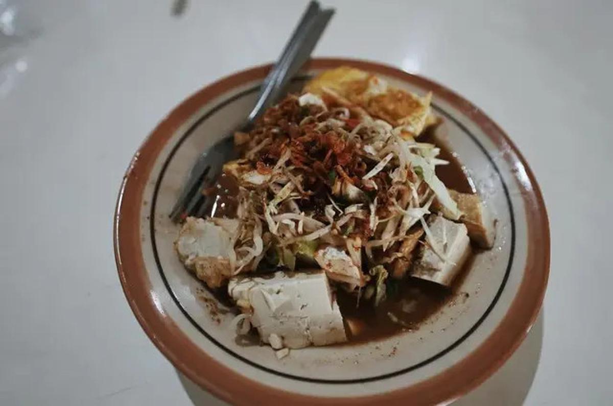 30 Rekomendasi Tempat Makan Enak di Magelang, Jadi Destinasi Wisata Kuliner 2025