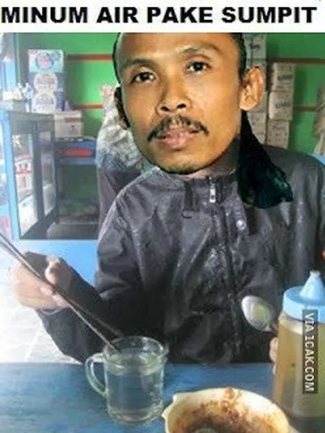 6 Cara Makan Pakai Sumpit Ini Kelewat Nyeleneh, Kocak