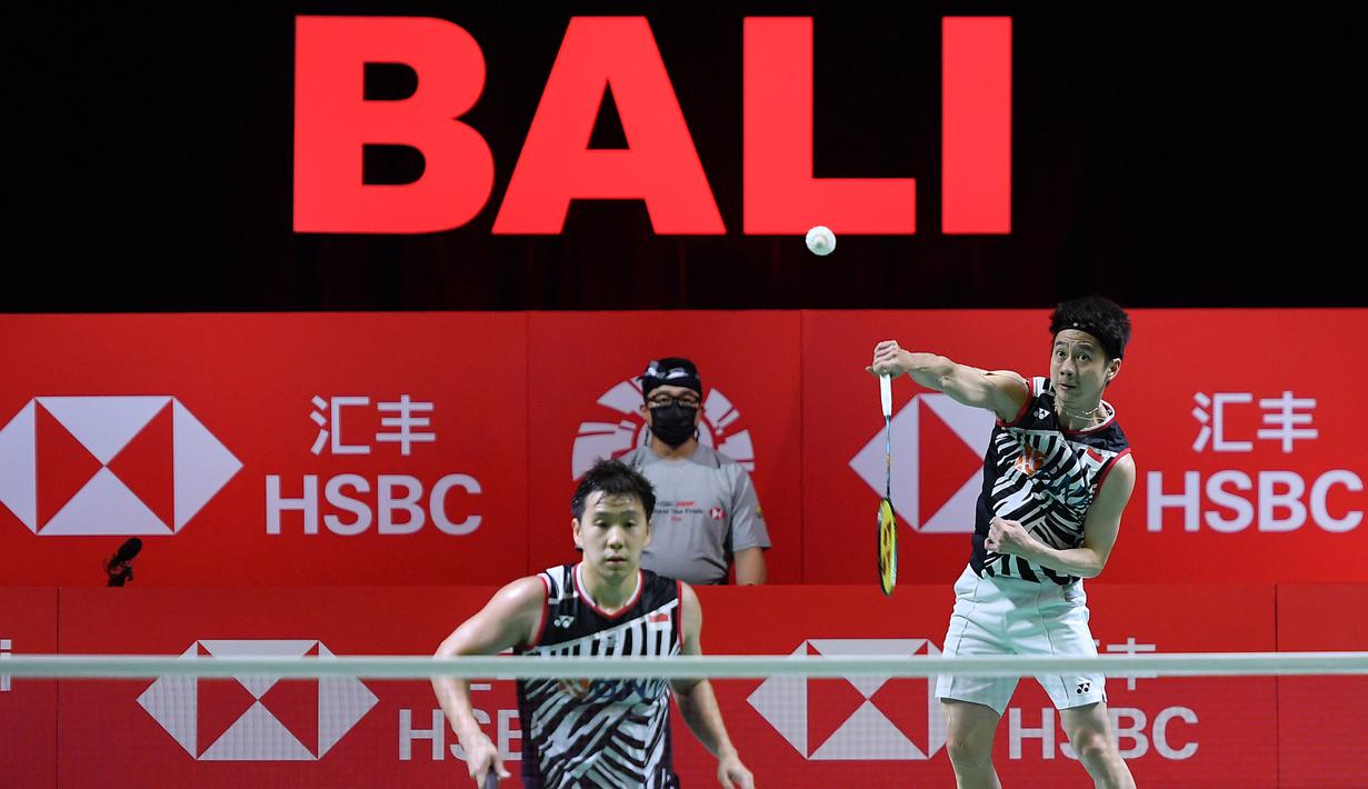 Kevin Sanjaya/Marcus Gideon lolos ke final BWF World Tour Finals 2021 usai kalahkan Lee Yang/Wang Chi Lin 18-21, 23-21 21-17 di Bali International Convention Center, Sabtu (4/12/2021). (Dok. PBSI)