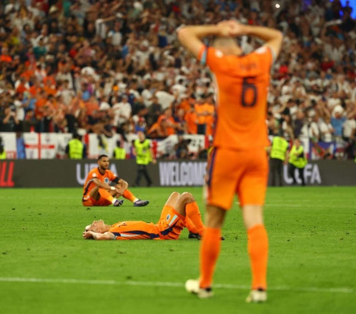 Meski Belanda sempat mencetak gol lebih dulu lewat aksi spektakuler Xavi Simons. Namun usaha Belanda untuk mengejar ketinggalannya usai kebobolan oleh aksi Ollie Watkins di masa injury time babak kedua tak mempunyai cukup waktu untuk menjebol gawang Inggr
