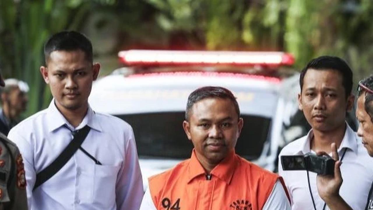 KPK Duga Gubernur Riau Abdul Wahid Sempat Curiga hingga Sembunyi di Kafe Saat OTT
