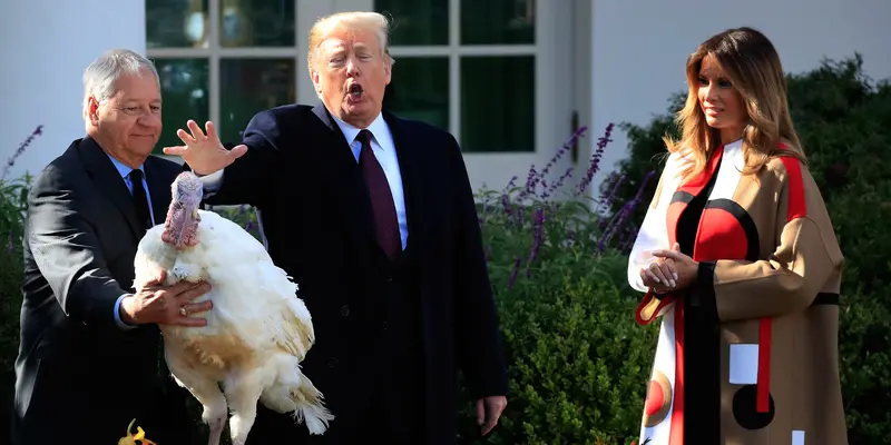 Presiden Trump Ampuni Kalkun di Hari Thanksgiving