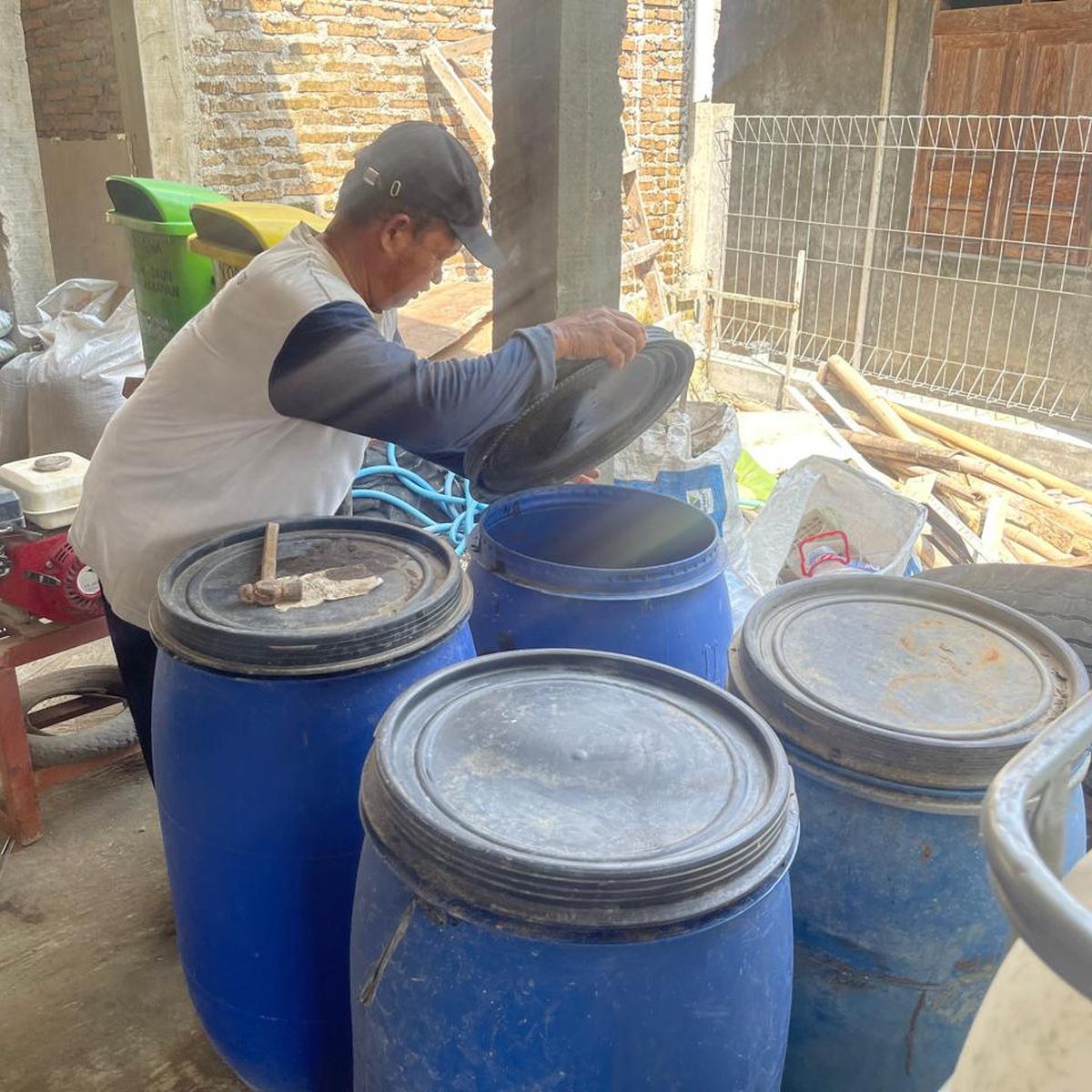 Kreatif, Nelayan Waduk Cengklik Boyolali Sulap Enceng Gondok Jadi Energi Listrik
