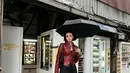 Yang membuat gayanya semakin menarik adalah kemampuannya untuk menggabungkan elemen-elemen unik dari berbagai inspirasi, seperti karakter animasi atau tema tertentu, dengan nuansa grunge.  [@tamaradai].