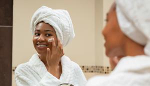 Skincare. (Unsplash - Kaeme)