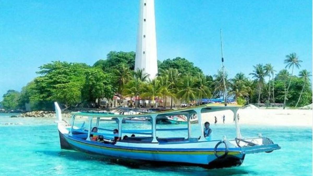 6 Rekomendasi Pantai di Belitung dengan Batu Granit Besar dan Pasir Putih