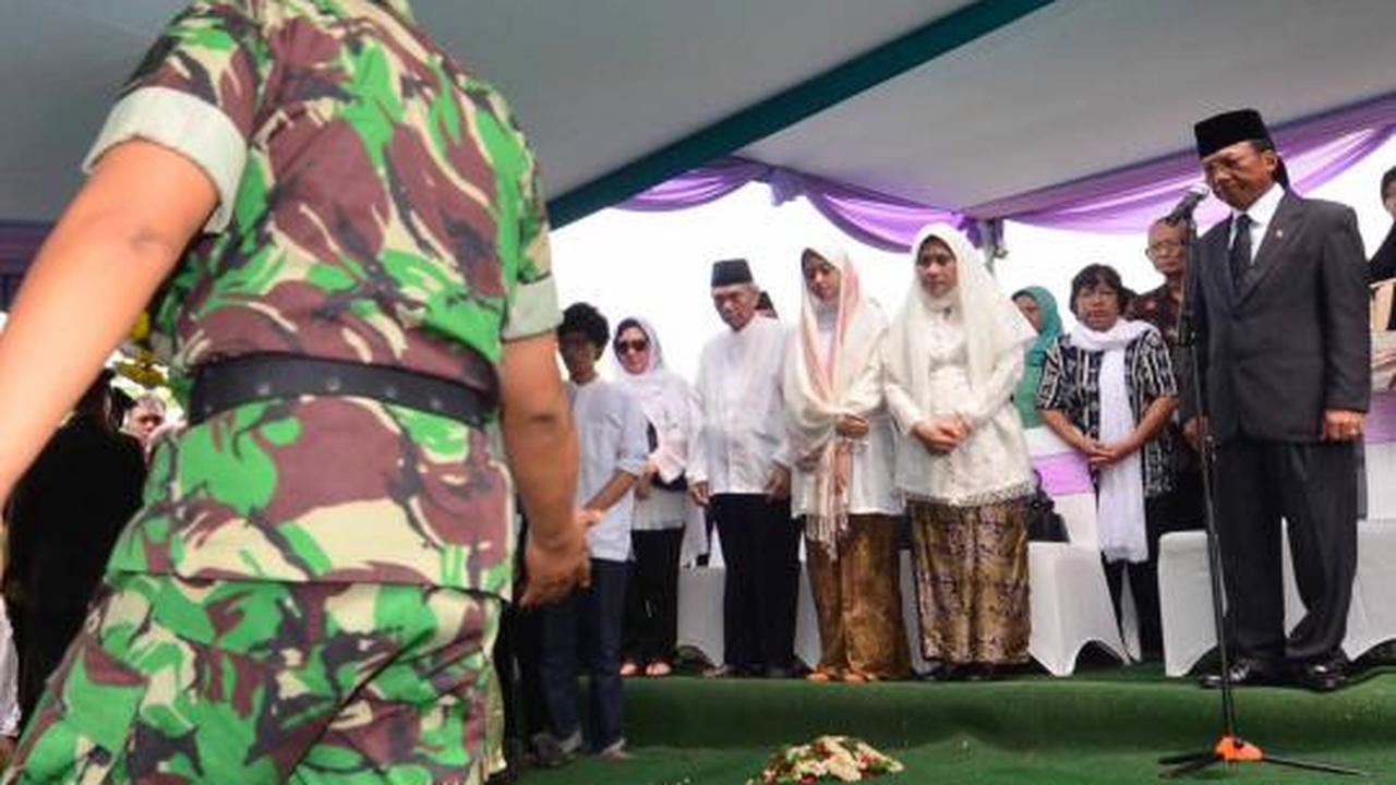 Jenazah Wamen ESDM Widjajono dikebumikan