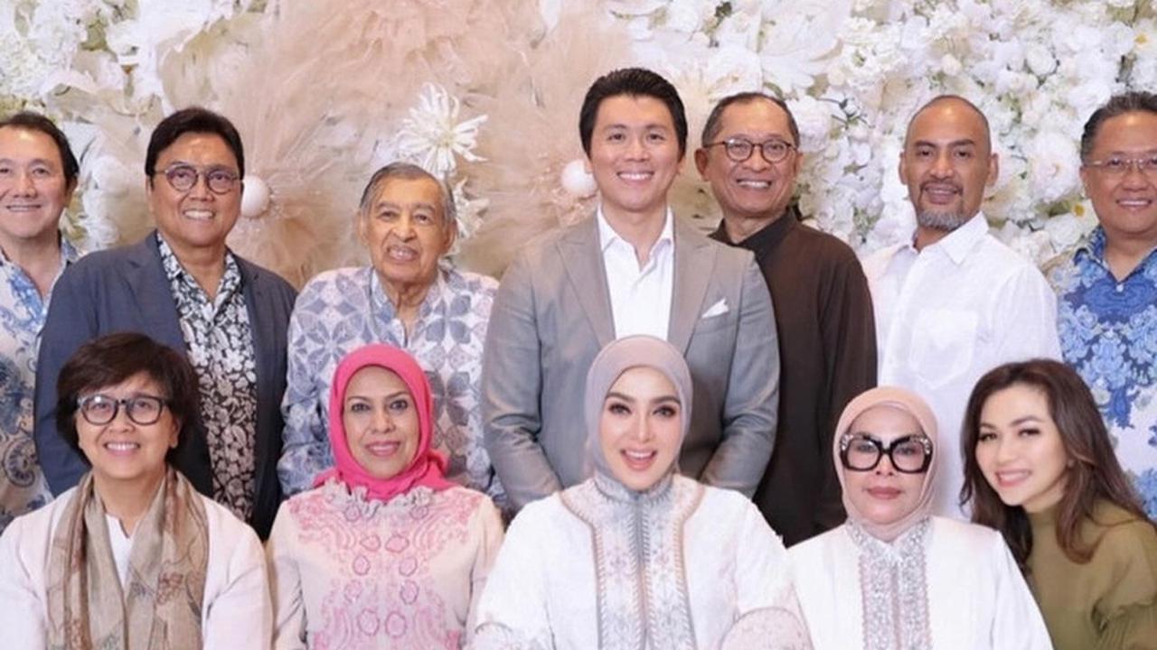 Tujuh Bulanan Syahrini