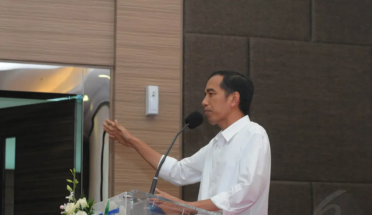 Gubenur Joko Widodo mengaku mengapresiasi bantuan tersebut. Bahkan, dirinya berharap semua pengusaha ikut melakukan hal yang sama. Jakarta, (26/5/14) (Liputan6.com/Herman Zakharia)
