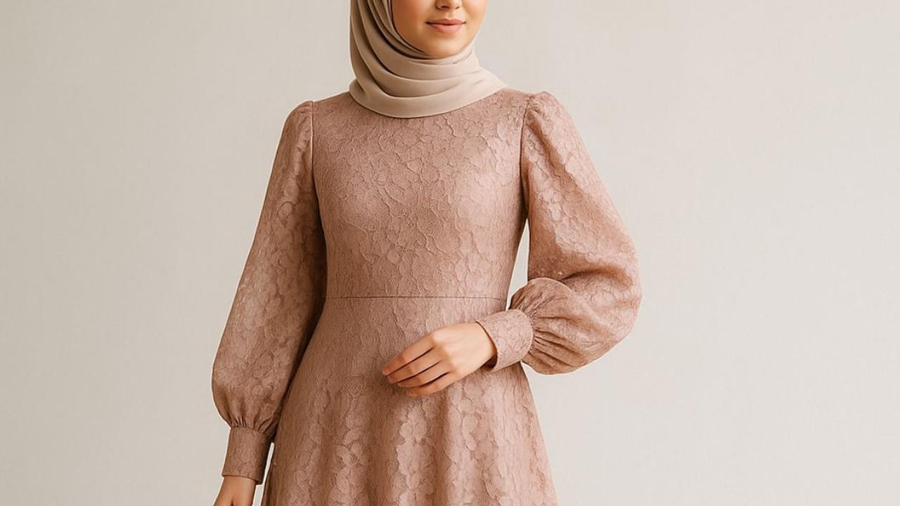 7 Model Gamis A-Line Brokat dengan Lengan Balon, Bikin Tampilan Anggun dan Memikat