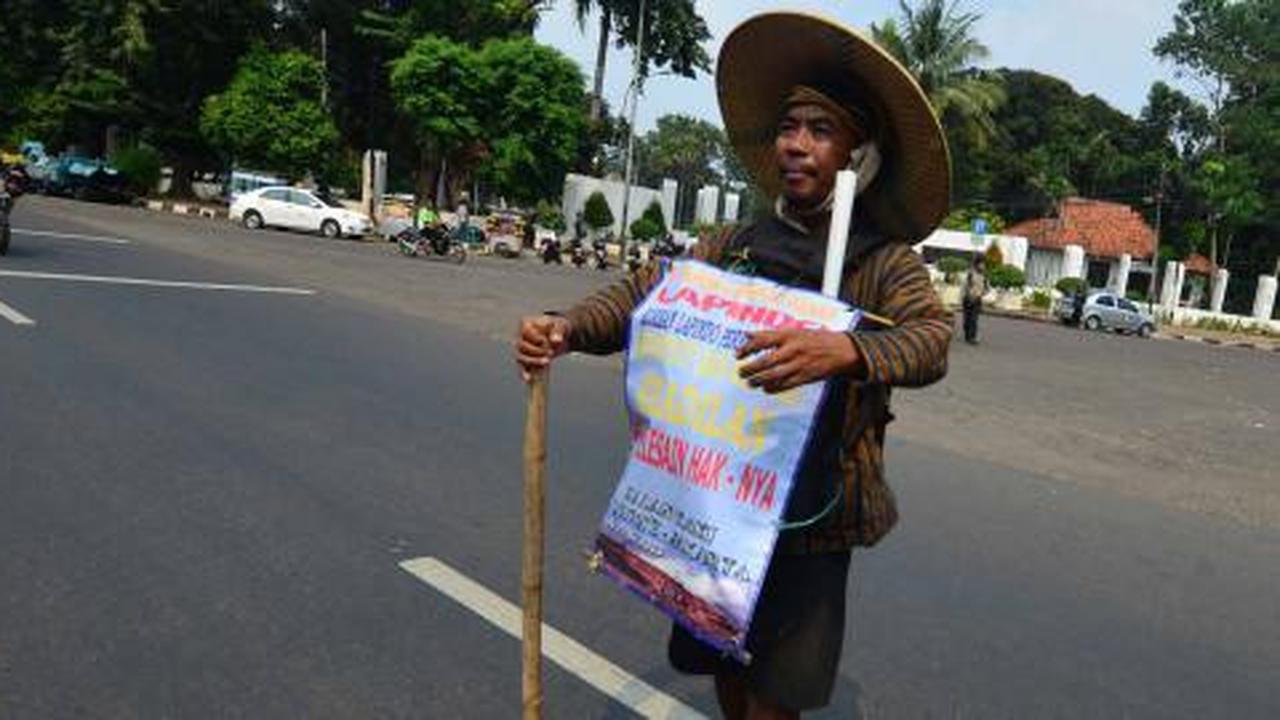 25 Hari jalan kaki, Suwandi korban Lapindo tiba di Jakarta