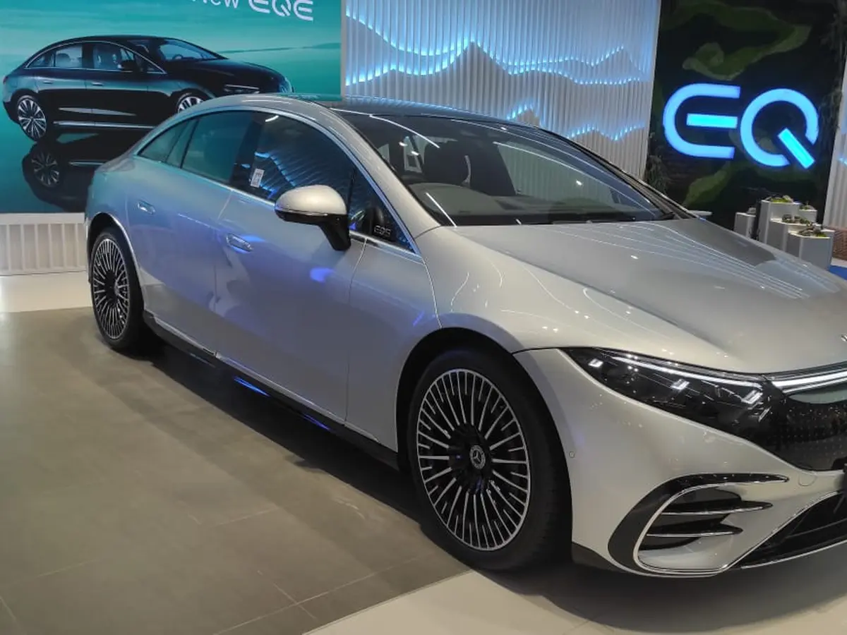 Harga cheap mercedes eqs