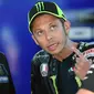 Valentino Rossi geram dengan insiden di MotoGP Katalunya (LLUIS GENE / AFP)