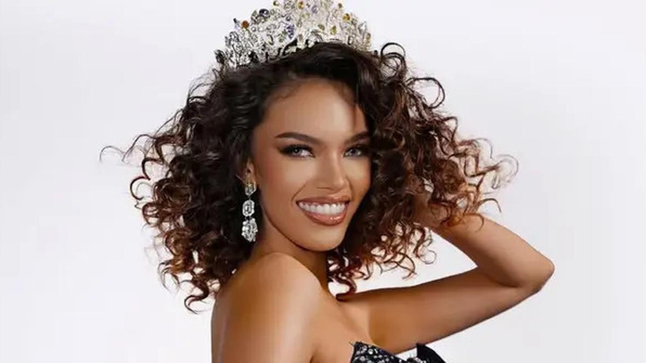 6 Potret Cantik Ayu Michelle Wakil Indonesia di Ajang Miss Aura Internasional 2025, Tampil Anggun dengan Kulit Eksotis dan Rambut Keriting