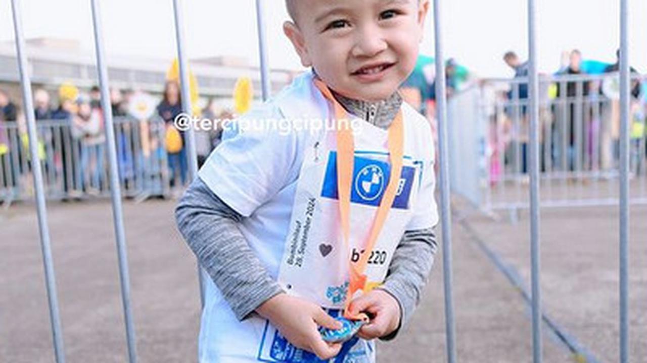 Potret Rayyanza Dapat Medali Marathon Perdana di Berlin, Disebut Bayi 2 Tahun Paling Produktif