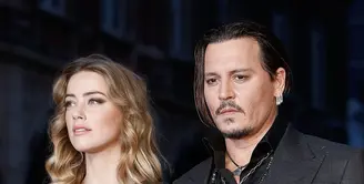 Dua tahun sudah Johnny Depp dituntut oleh sang mantan istri, Amber Heard atas tuduhan kekerasan saat mereka masih menikah. (Vanity Fair)