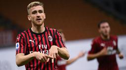Pada hari terakhir bursa transfer musim dingin 2020, AC Milan berhasil mendatangkan Alexis Saelemaekers dari Anderlecht. Di bawah aushan Stefano Pioli, dirinya mamu berkembang menjadi pemain sayap. Saelemaekers telah tampil sebanyak 80 kali dengan koleksi 5 gol dan 11 assist. (AFP/Marco Bertorello)