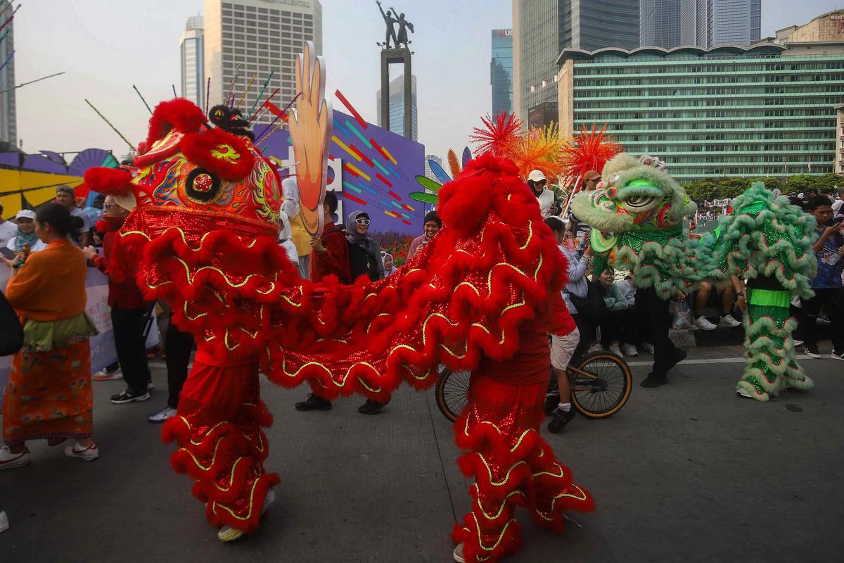 FOTO: Pawai Budaya Betawi Semarakkan HUT ke 499 Jakarta di Bundaran HI