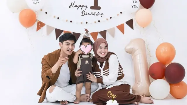 Sudah Punya Anak, Ini 6 Potret Keluarga Vicky Kalea 'Love Story the Series'