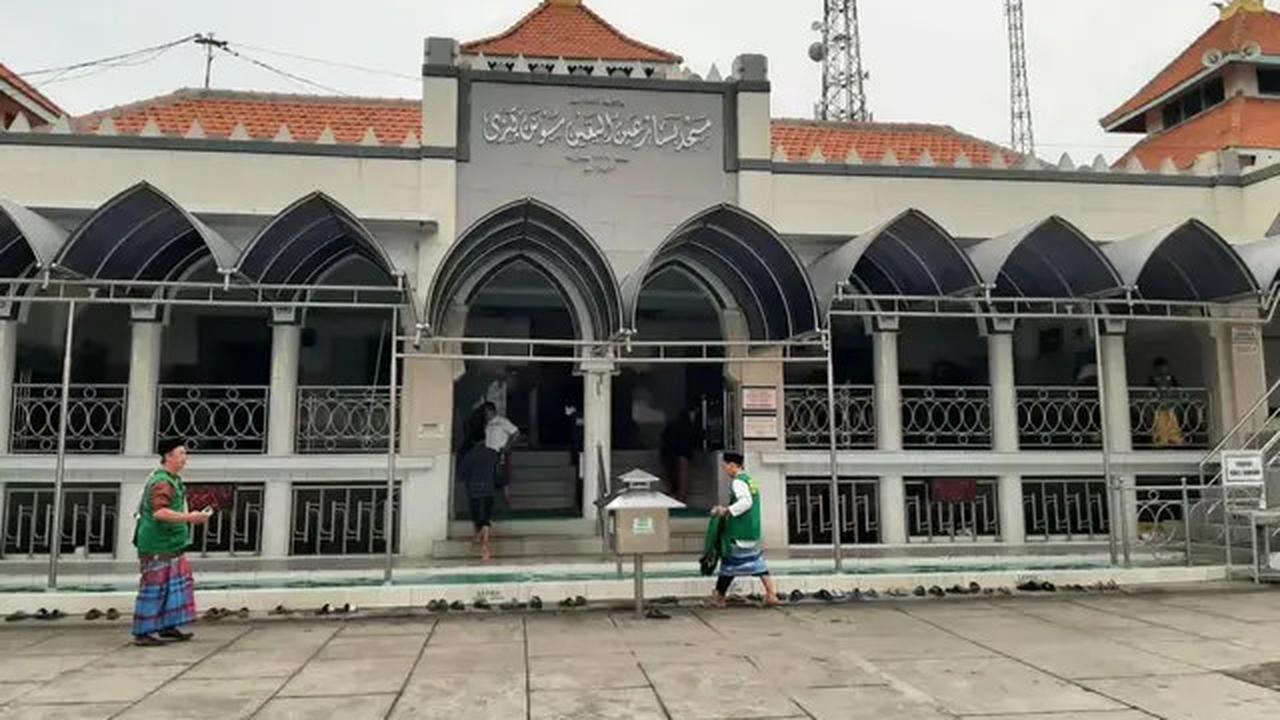 6 Fakta Menarik Masjid Sunan Giri Gresik yang Dikelilingi 300 Makam