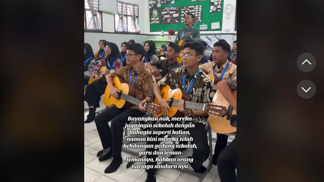 Viral Guru Musik Ajak Puluhan Murid Nyanyi Lagu We Will Not Go Down Bikin Warganet Nangis. Foto: Tiktok @triadinata91.