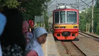 Lokomotif Anjlok di Stasiun Pasar Senen, KRL Lintas Cikarang Terganggu