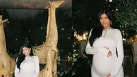 Kylie Jenner menggelar baby shower bertema jerapah. (dok. Instagram @kyliejenner/https://www.instagram.com/kyliejenner/p/CYuVFETPHWw/?utm_medium=copy_link/Natalia Adinda)