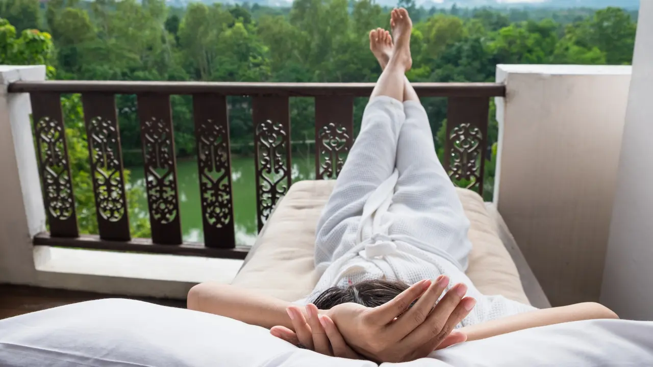 Ilustrasi staycation