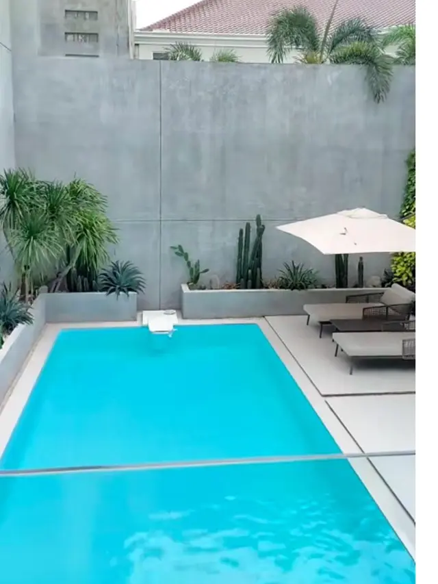 6 Potret Area Kolam Renang Rumah Aura Kasih, Spot Favorit untuk Yoga