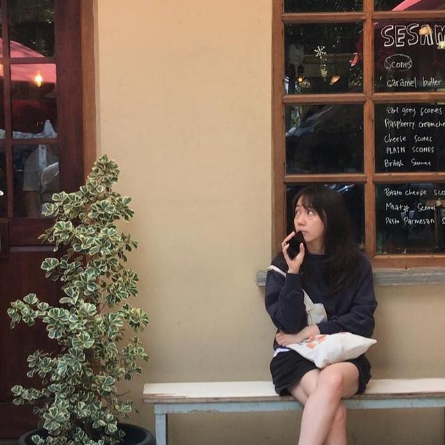 6 Potret Terbaru Rana Cynthia 'Si Entong', Sudah Jarang Muncul di Layar Kaca