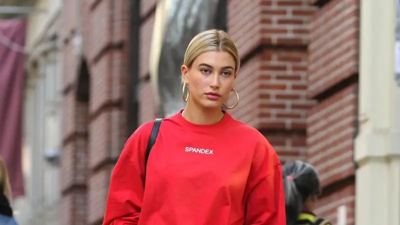 [Bintang] Hailey Baldwin