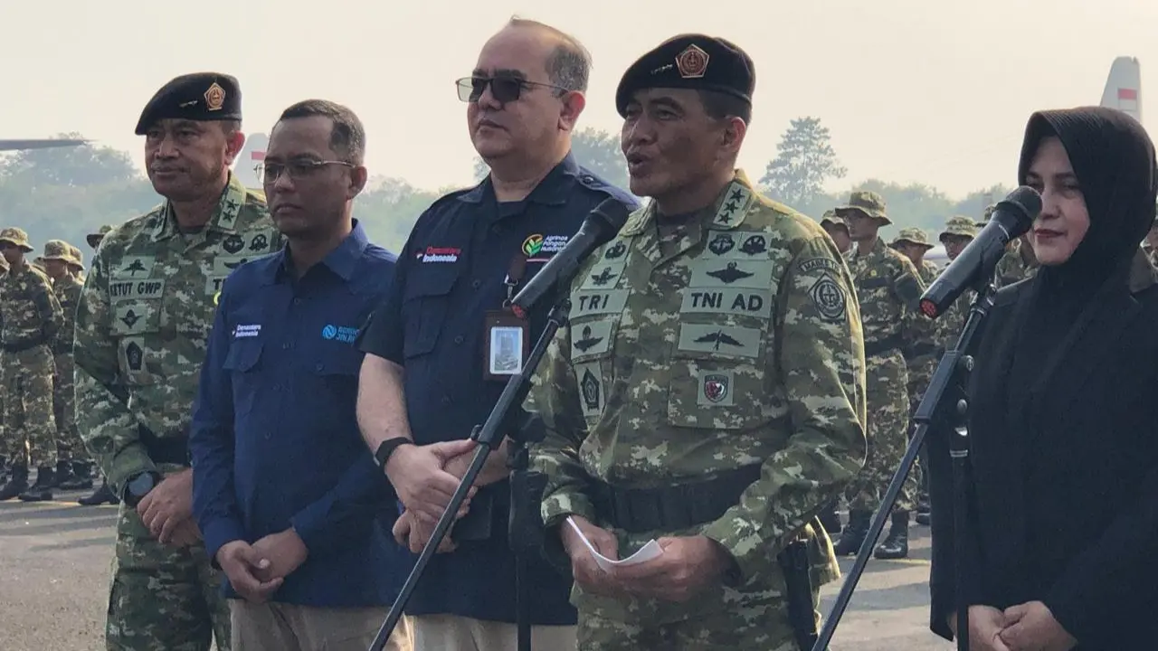 Sekretaris Jenderal Kementerian Pertahanan (Kemenhan) Letjen TNI Tri Budi Utomo di Lanud Halim Perdanakusuma, Jakarta Timur.