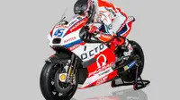 Scott Redding, berpose di atas motor baru Pramac Racing untuk MotoGP musim 2016. (Crash)