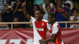 Anthony Martial. Striker Prancis berusia 26 tahun yang sejak Januari 2022 lalu dipinjamkan Manchester United ke Sevilla ini pernah berseragam AS Monaco selama 1,5 musim mulai pertengahan musim 2013/2014 hingga awal musim 2015/2016 usai didatangkan dari Olympique Lyon B. Ia total tampil dalam 70 laga di semua ajang dengan torehan 15 gol dan 8 assist. Manchester United pun merekrutnya pada awal musim 2015/2016 dengan nilai transfer 60 juta euro atau setara Rp923 miliar. Bersama MU ia telah tampil dalam total 269 laga di semua ajang dengan torehan 79 gol dan 50 assist. (AFP/Valery Hache)