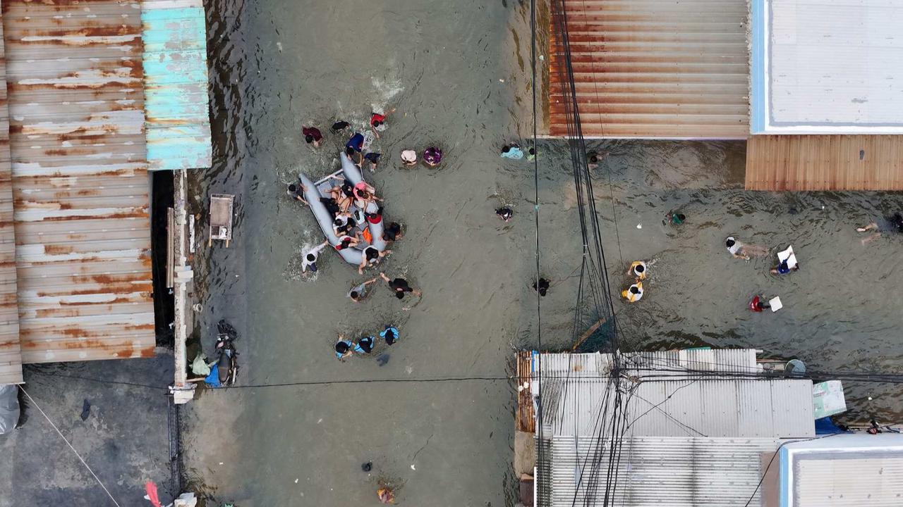 Pj Gubernur Sebut Pembangunan Tanggul Pantai yang Belum Rampung Bikin Jakarta Terendam Banjir Rob